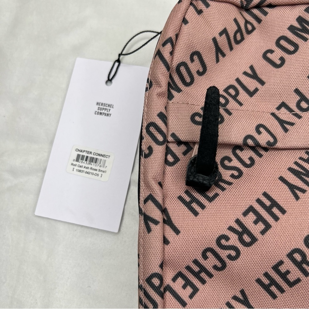 Herschel Chapter Connect Travel Kit - Picture 2 of 16